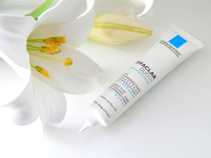 Kem trị mụn La Roche-Posay Effaclar Dou [+] có thiết kế đơn giản, nhỏ gọn 